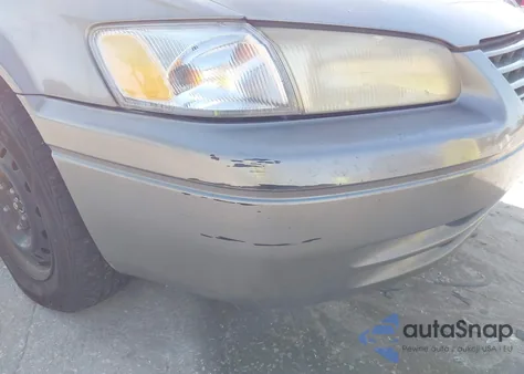 1998 Toyota Camry Ce/Le/Xle z USA, uszkodzony, nr VIN 4T1BG22K7WU266644